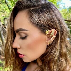 SINGLE STATEMENT DRAGON  EAR JACKET - YELLOW SILVER earrings